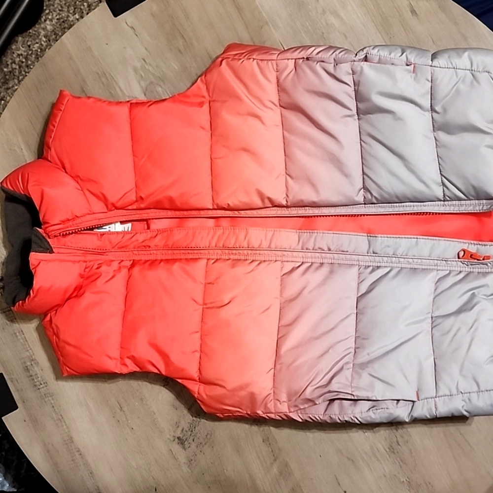 Youth Gap Puffer Vest Medium Excellent Condition